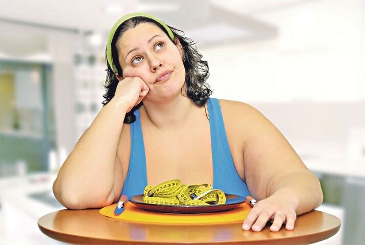 Eine übergewichtige Frau kann ohne Diät abnehmen