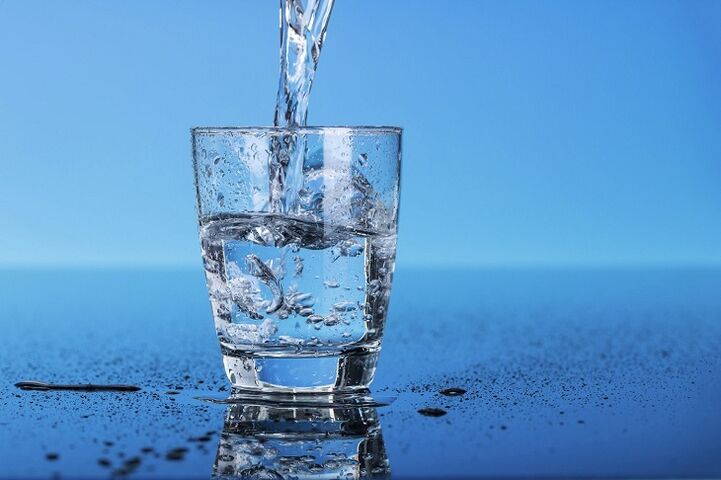 Trinken Sie ausreichend Wasser, um schnell abzunehmen.