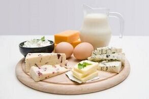 Eier, fettarme Milchprodukte und fermentierte Milchprodukte für eine proteinreiche Ernährung